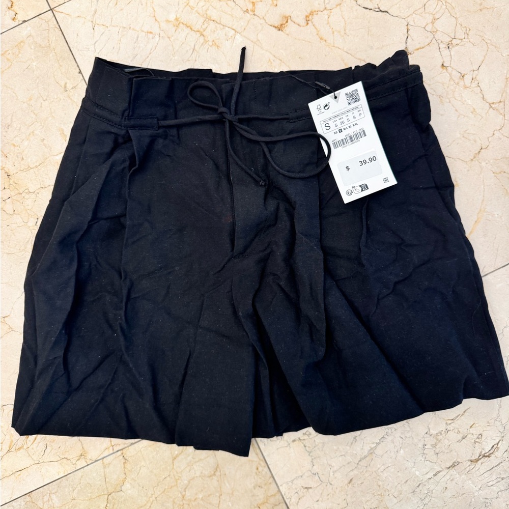 NWT black Zara shorts